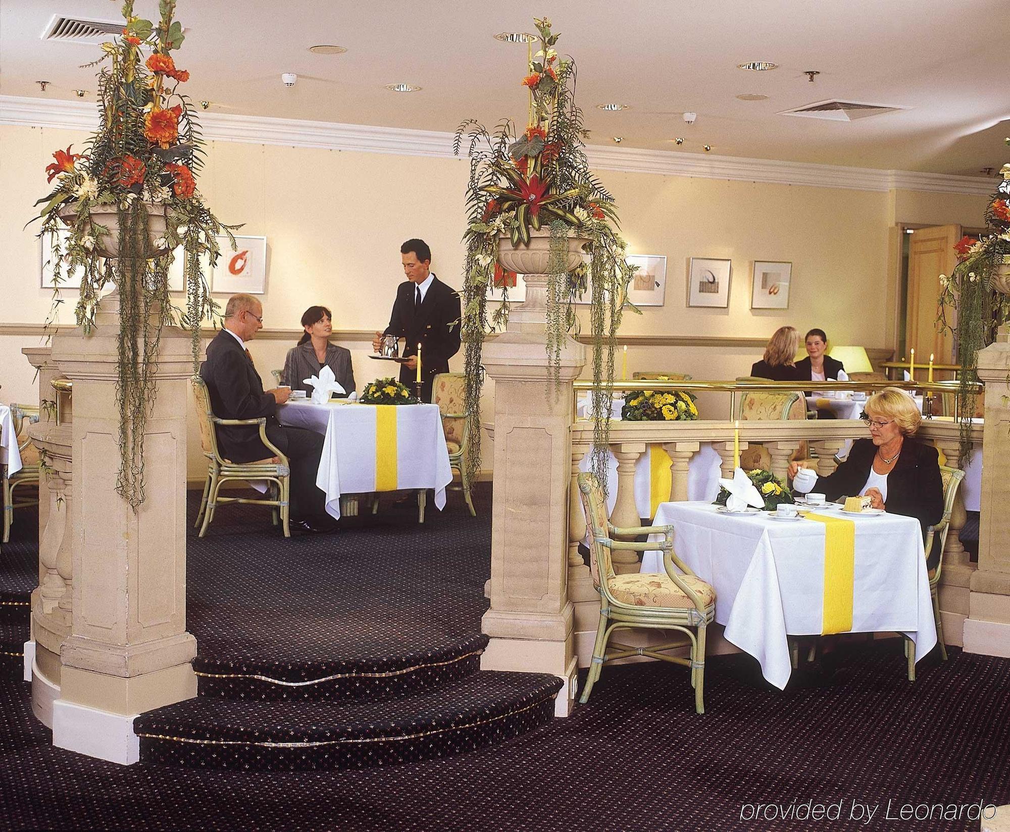 Maritim Grand Hotel Hanover Restaurant photo