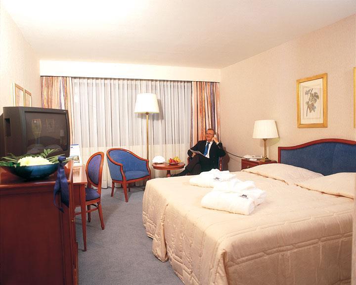 Maritim Grand Hotel Hanover Room photo